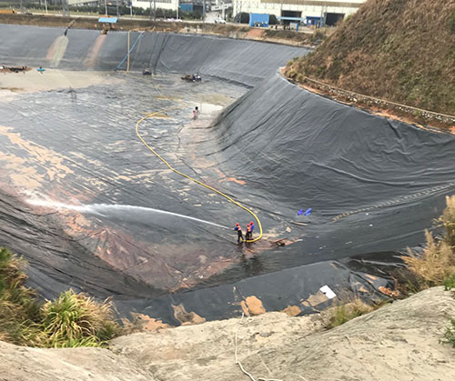 赵西垸林场废水池清理
